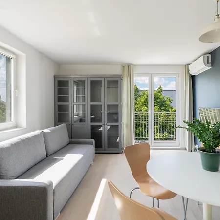 Treetop Near Mtp Apartment Poznan