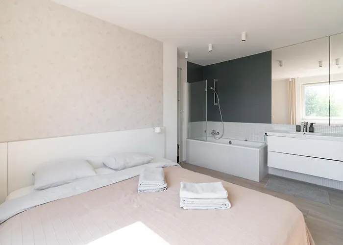 公寓 Treetop Near Mtp *