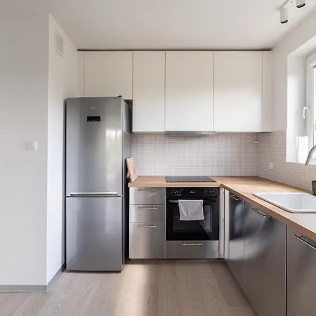 Lägenhet Treetop Near Mtp Poznań