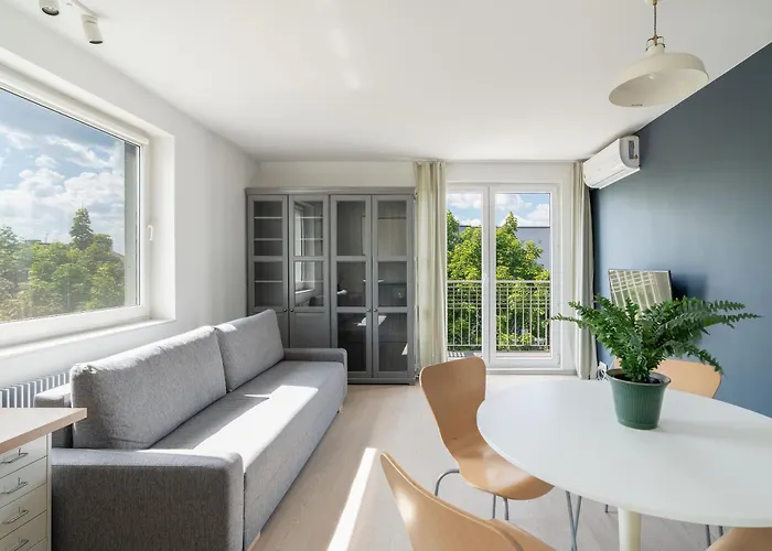 Treetop Near Mtp Apartman Poznań