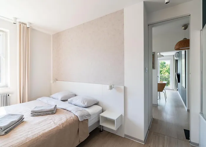 Treetop Near Mtp Lägenhet Poznań